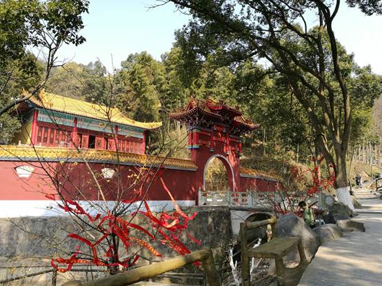 2月24日,游人在南昌市灣里管理局太陽谷景區(qū)游覽(無人機.